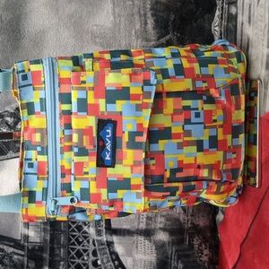Kavu Keeper Crossbody Bag Geometric Teal Yellow Red